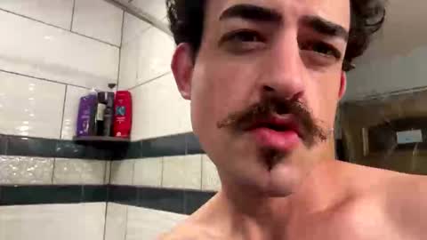 Snapshot of hydrakinglaser chatting on 11.02.25 hydrakinglaser online show from 11.02.25