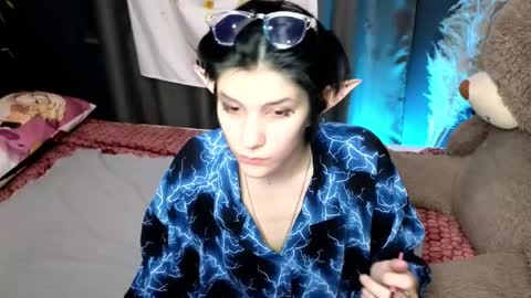 Snapshot of hyeon_jin chatting on 01.13.25 Hyeon Jin online show from 01.13.25