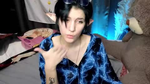 Snapshot of hyeon_jin chatting on 01.14.25 Hyeon Jin online show from 01.14.25