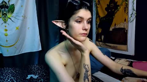 Snapshot of hyeon_jin chatting on 01.18.25 Hyeon Jin online show from 01.18.25