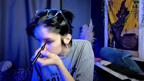 Snapshot of hyeon_jin chatting on 01.25.25 Hyeon Jin online show from 01.25.25