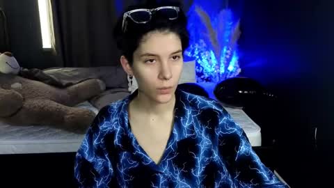 Snapshot of hyeon_jin chatting on 03.11.25 Hyeon Jin online show from 03.11.25