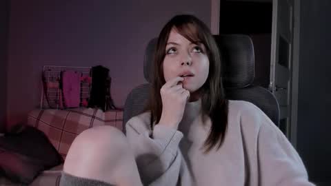 Snapshot of hype_meal_home chatting on 11.29.25 Miley. PVT open i have extra prices on nude show online show from 11.29.25