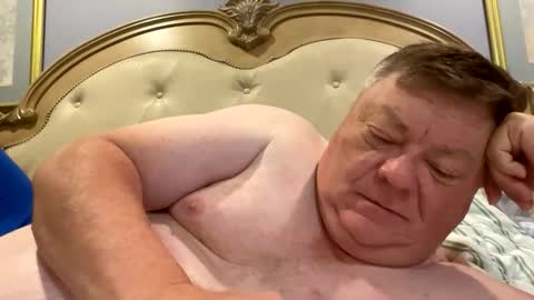 Snapshot of hypnotizing4u chatting on 10.22.25 hypnotizing4u online show from 10.22.25