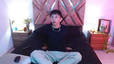 Son Hyunjin online show from 09.19.25