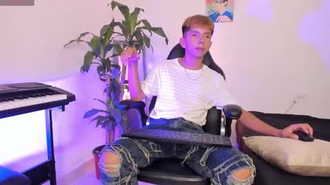 Son Hyunjin online show from 12.16.25