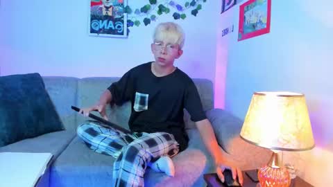 Son Hyunjin online show from 03.16.26