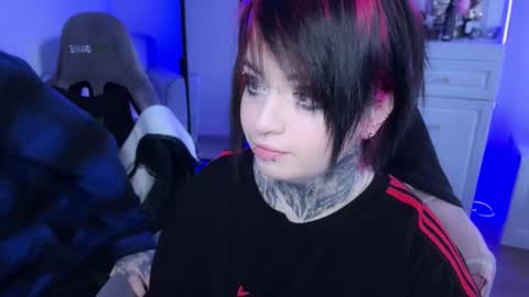 Snapshot of i_died_again chatting on 12.15.24 Asya  online show from 12.15.24