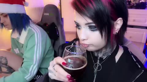 Snapshot of i_died_again chatting on 12.29.24 Asya  online show from 12.29.24