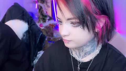 Snapshot of i_died_again chatting on 01.10.25 Asya  online show from 01.10.25