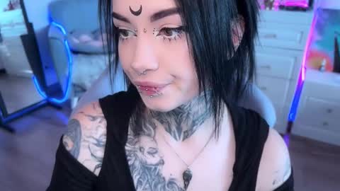 Snapshot of i_died_again chatting on 09.28.25 Asya  online show from 09.28.25