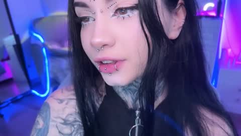 Snapshot of i_died_again chatting on 10.24.25 Asya  online show from 10.24.25