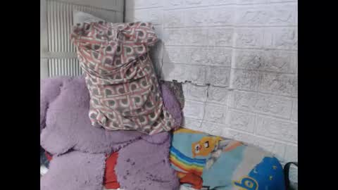 Snapshot of i_drain_u_bitch chatting on 09.22.25 jamaeca online show from 09.22.25