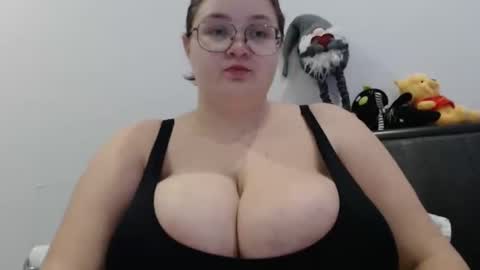 Snapshot of i_fucked_u_yesterday chatting on 12.29.24 Dominika online show from 12.29.24