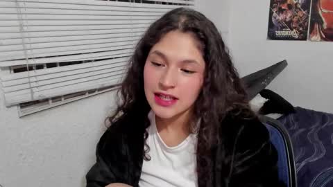 Snapshot of iam_nikki chatting on 01.16.26 On instagram Imm NikkiHelp me reach 100 likes online show from 01.16.26