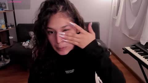 Snapshot of iam_nikki chatting on 01.31.26 On instagram Imm NikkiHelp me reach 100 likes online show from 01.31.26