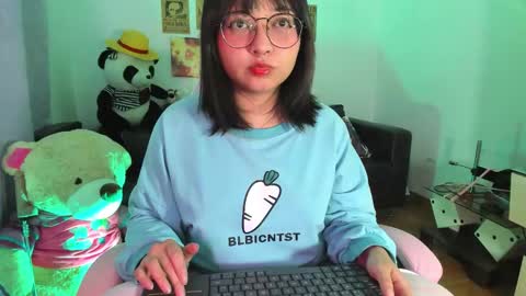 Snapshot of iam_zoechan chatting on 10.03.25 Zoe 3 online show from 10.03.25