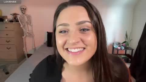 Snapshot of iamcrystalann chatting on 01.28.25 Crystal online show from 01.28.25