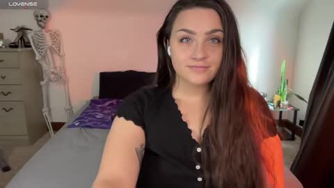 Snapshot of iamcrystalann chatting on 02.03.25 Crystal online show from 02.03.25