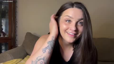 Snapshot of iamcrystalann chatting on 02.09.25 Crystal online show from 02.09.25