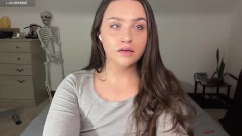 Snapshot of iamcrystalann chatting on 02.12.25 Crystal online show from 02.12.25