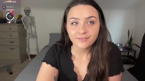 Snapshot of iamcrystalann chatting on 02.13.25 Crystal online show from 02.13.25