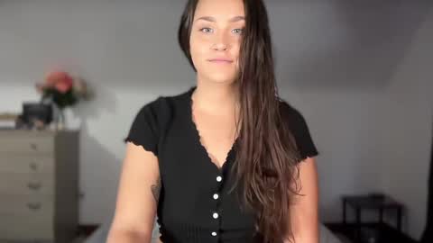 Snapshot of iamcrystalann chatting on 09.24.25 Crystal online show from 09.24.25