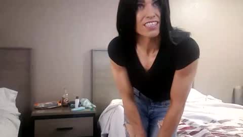 Snapshot of iamjoshuaedward chatting on 01.06.25 Joslynn online show from 01.06.25