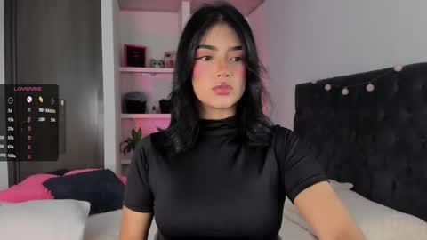Snapshot of iamjulietaa chatting on 01.15.25 online show from 01.15.25