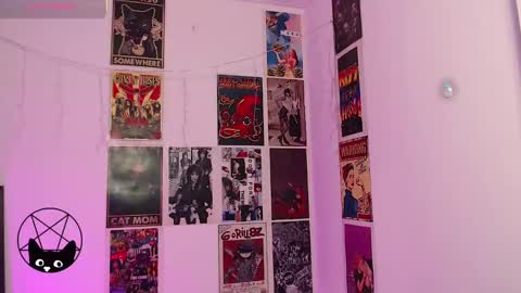 Snapshot of iammari_ chatting on 03.06.25 Mari online show from 03.06.25