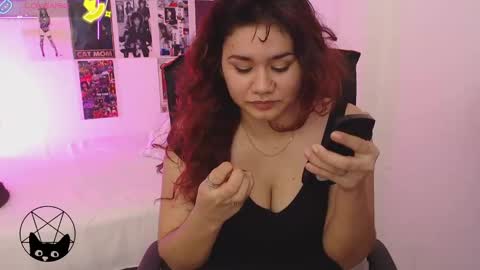 Snapshot of iammari_ chatting on 09.27.25 Mari online show from 09.27.25