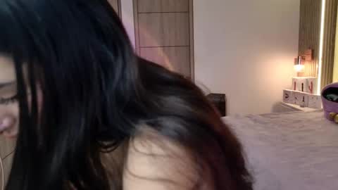 Snapshot of iamnyxy chatting on 10.04.25 Nyxy  online show from 10.04.25