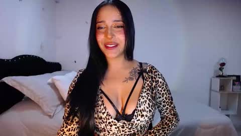 Snapshot of iamroxanne chatting on 10.14.25 Camila online show from 10.14.25