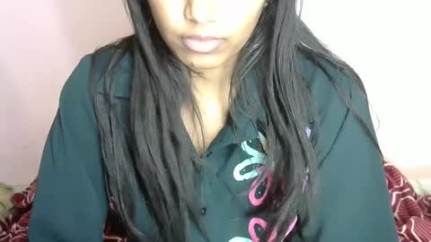 iamHotTaara online show from 01.17.25