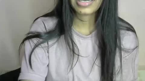 iamHotTaara online show from 01.28.25