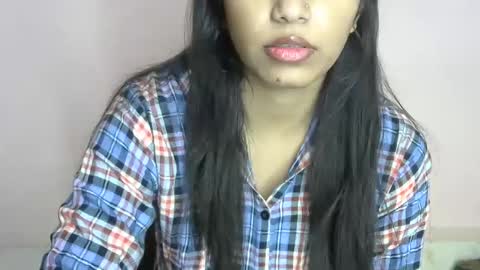 iamHotTaara online show from 02.04.25