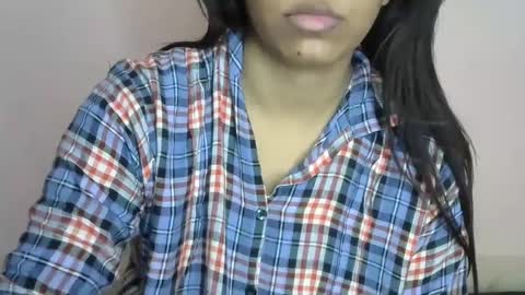 iamHotTaara online show from 02.08.25