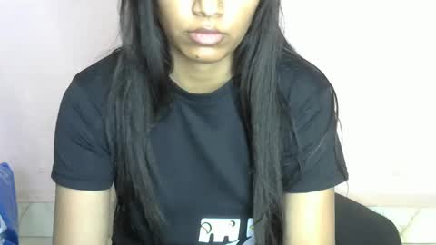 iamHotTaara online show from 02.12.25
