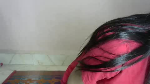iamHotTaara online show from 03.05.25