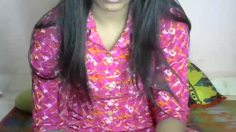 iamHotTaara online show from 03.07.25