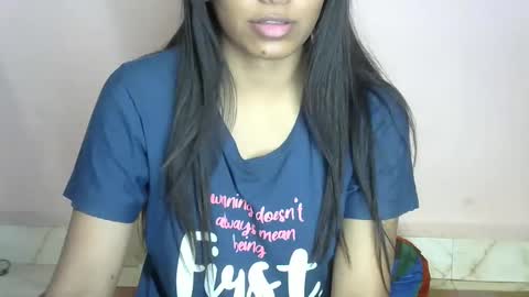 iamHotTaara online show from 03.08.25