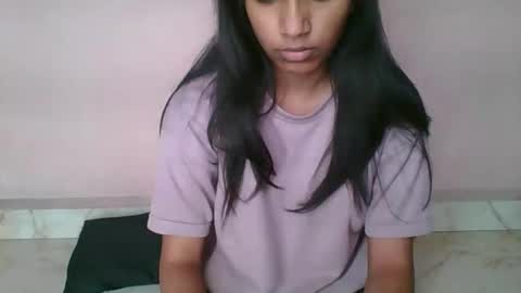 iamHotTaara online show from 09.09.25