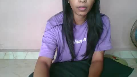 iamHotTaara online show from 09.10.25