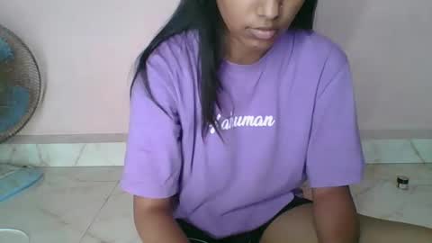 iamHotTaara online show from 09.11.25