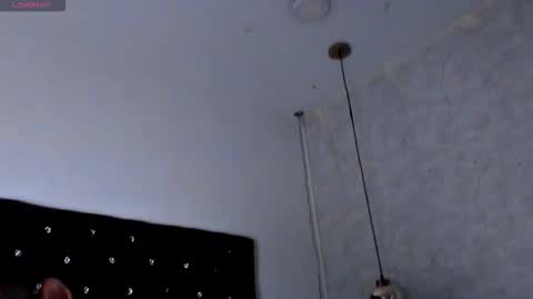 Snapshot of ian_castillo_ chatting on 10.21.25 IAN CASTILLO online show from 10.21.25