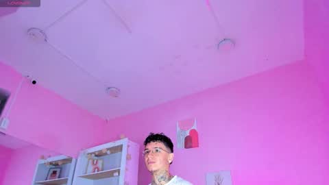 IAN CASTILLO online show from 11.06.25