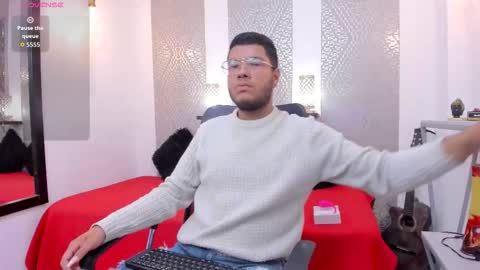 Snapshot of ian_tomson chatting on 10.27.25 online show from 10.27.25