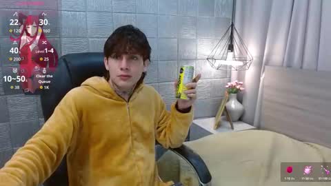 Snapshot of iancute_ chatting on 09.19.25 ian online show from 09.19.25