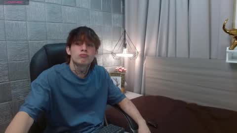 Snapshot of iancute_ chatting on 09.26.25 ian online show from 09.26.25