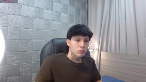 Snapshot of iancute_ chatting on 10.13.25 ian online show from 10.13.25